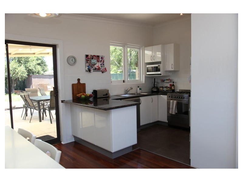 4 Woodford Road, Lynwood WA 6147