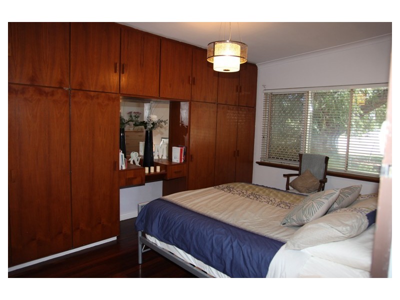 4 Woodford Road, Lynwood WA 6147