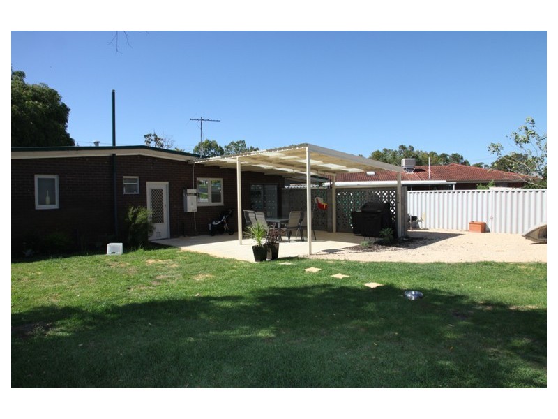 4 Woodford Road, Lynwood WA 6147