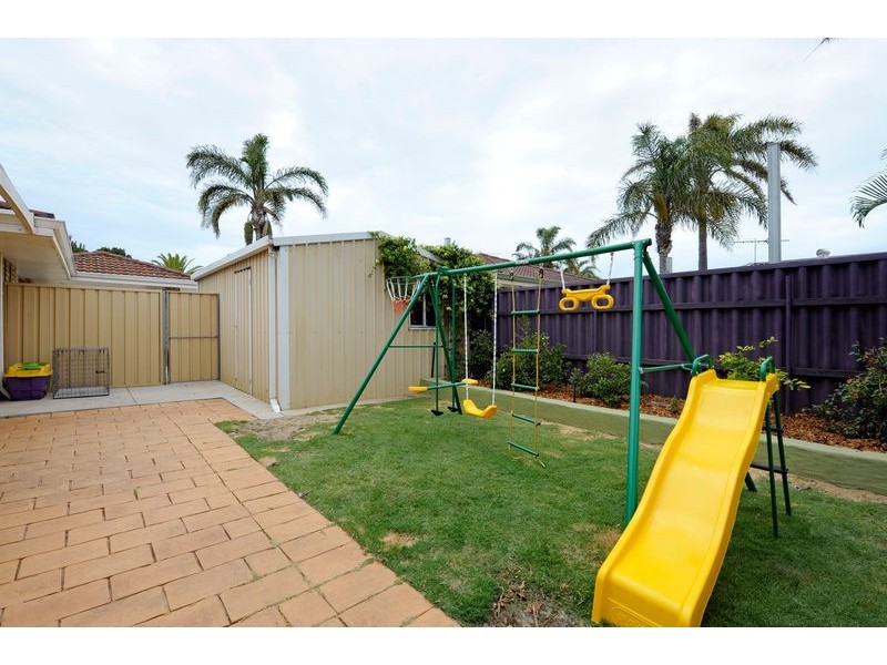 17 Acapulco Road, Safety Bay WA 6169