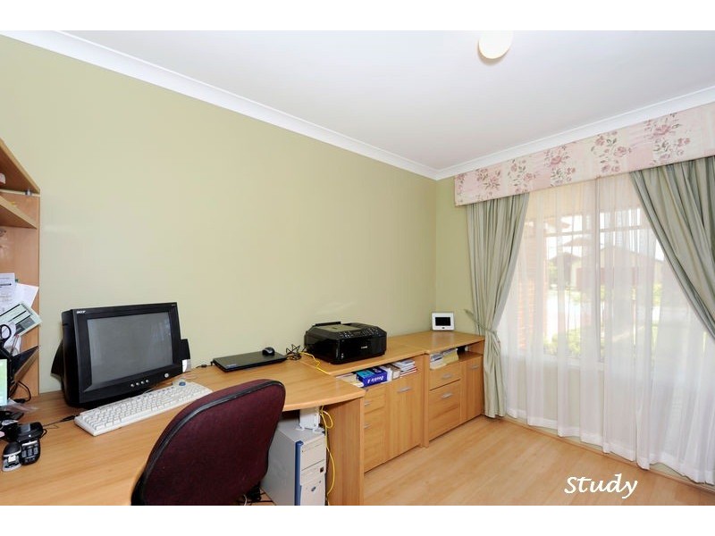 18 Waterview Parade, Southern River WA 6110