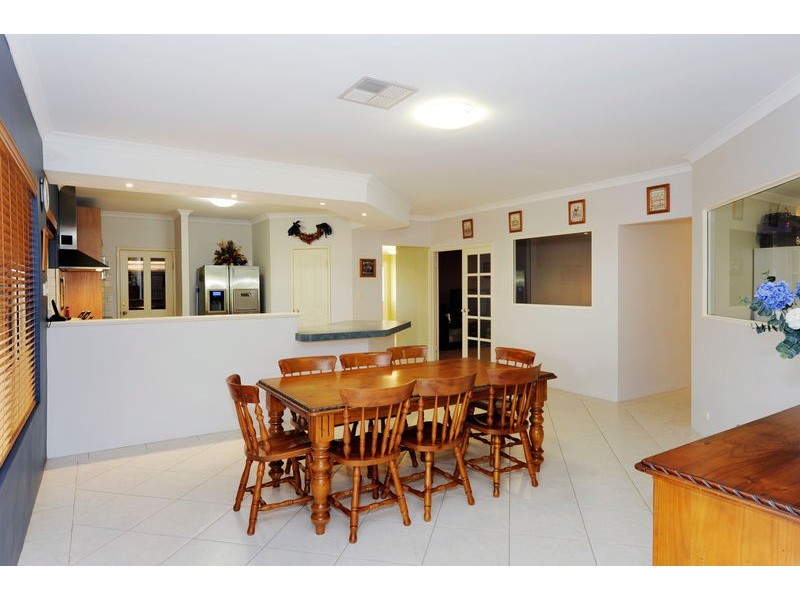 18 Waterview Parade, Southern River WA 6110