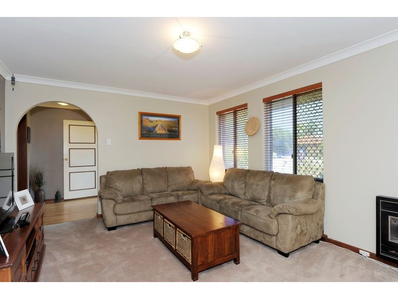 10 Orberry Place, Thornlie WA 6108