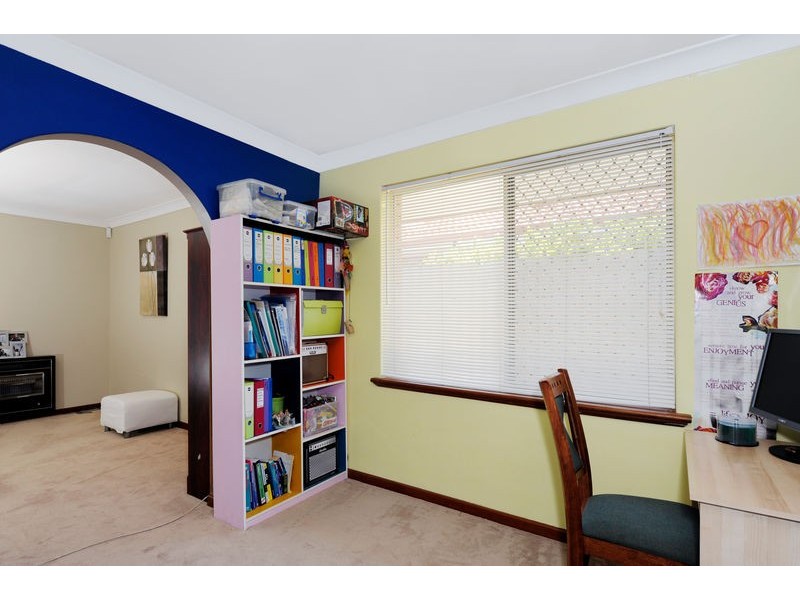 10 Orberry Place, Thornlie WA 6108
