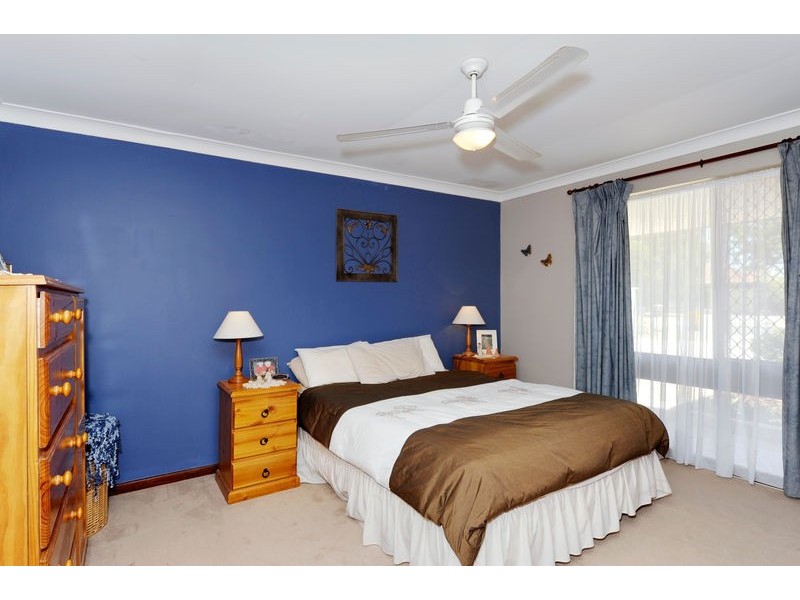10 Orberry Place, Thornlie WA 6108