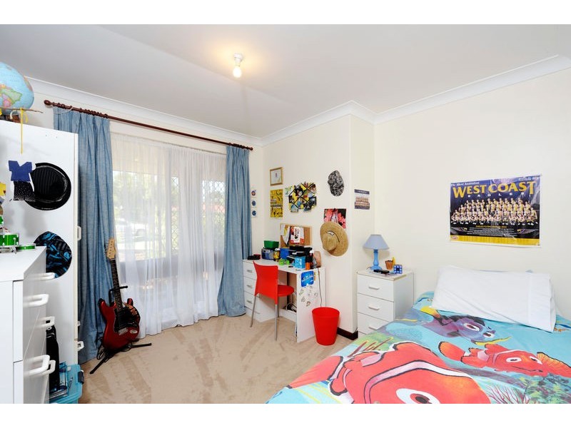 10 Orberry Place, Thornlie WA 6108