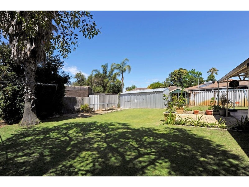 10 Orberry Place, Thornlie WA 6108