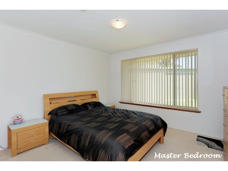 27 Minilya Loop, Warnbro WA 6169