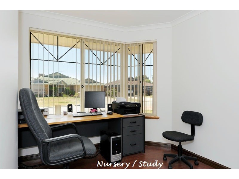 27 Minilya Loop, Warnbro WA 6169