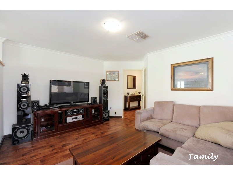 27 Minilya Loop, Warnbro WA 6169