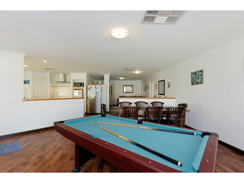 27 Minilya Loop, Warnbro WA 6169