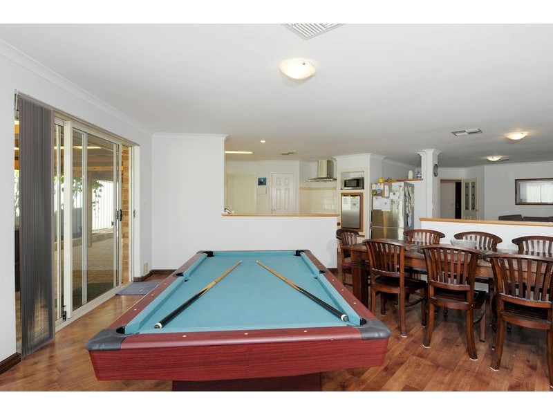 27 Minilya Loop, Warnbro WA 6169