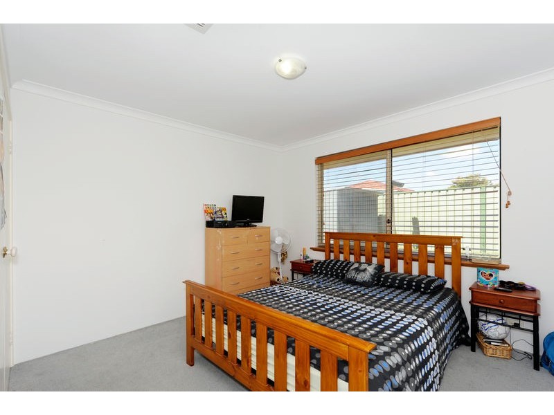 27 Minilya Loop, Warnbro WA 6169