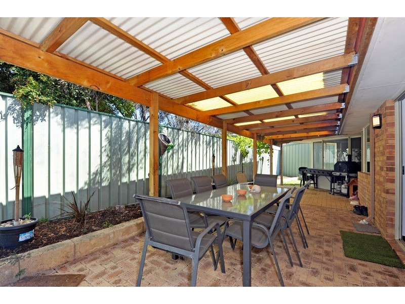 27 Minilya Loop, Warnbro WA 6169