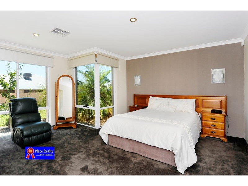 4 Cuthbert Street, Canning Vale WA 6155