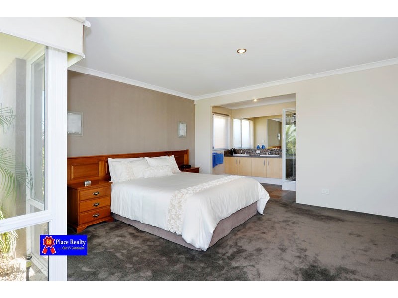 4 Cuthbert Street, Canning Vale WA 6155