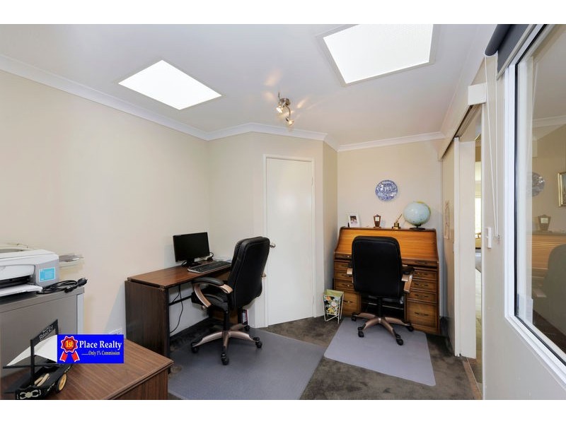 4 Cuthbert Street, Canning Vale WA 6155