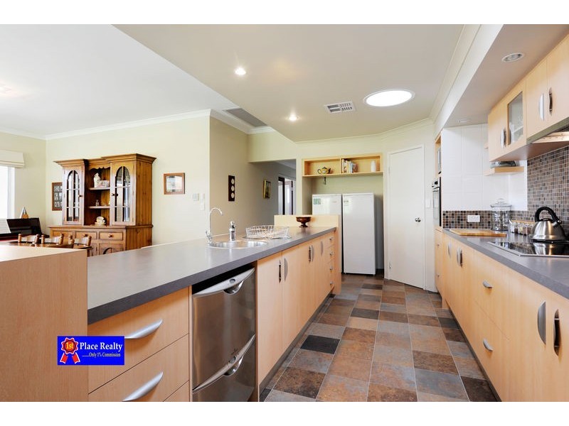 4 Cuthbert Street, Canning Vale WA 6155