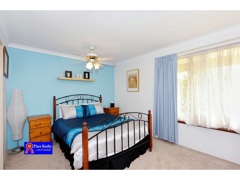 8 Kingsbridge Road, Warnbro WA 6169