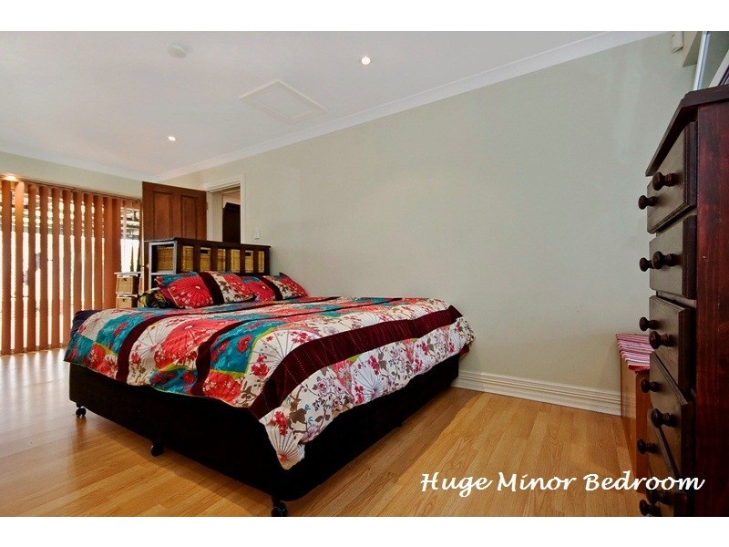 16 Pembury Crescent, Ferndale WA 6148