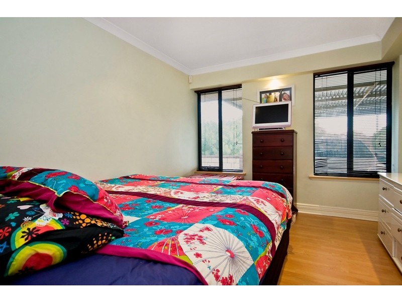 16 Pembury Crescent, Ferndale WA 6148