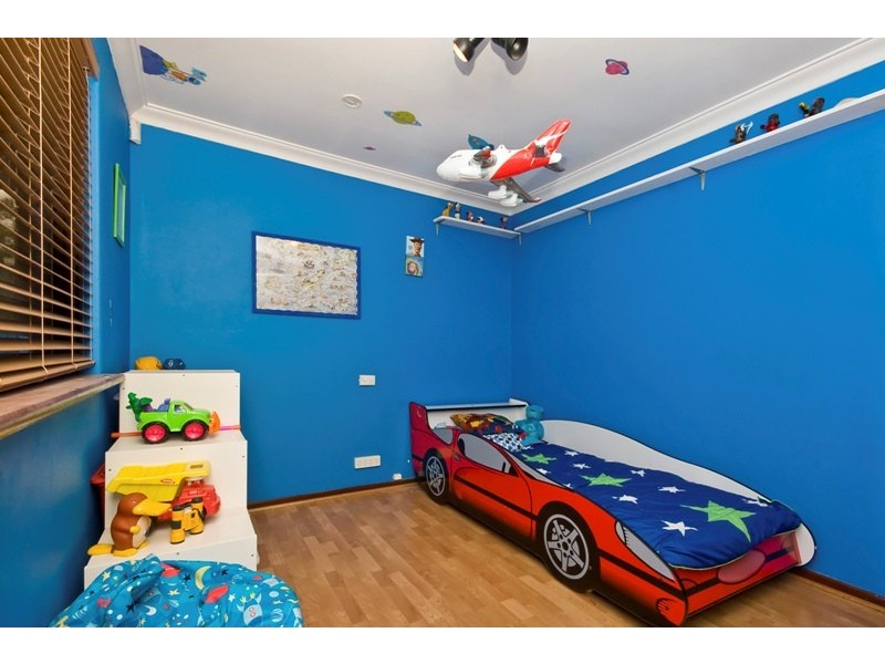 16 Pembury Crescent, Ferndale WA 6148