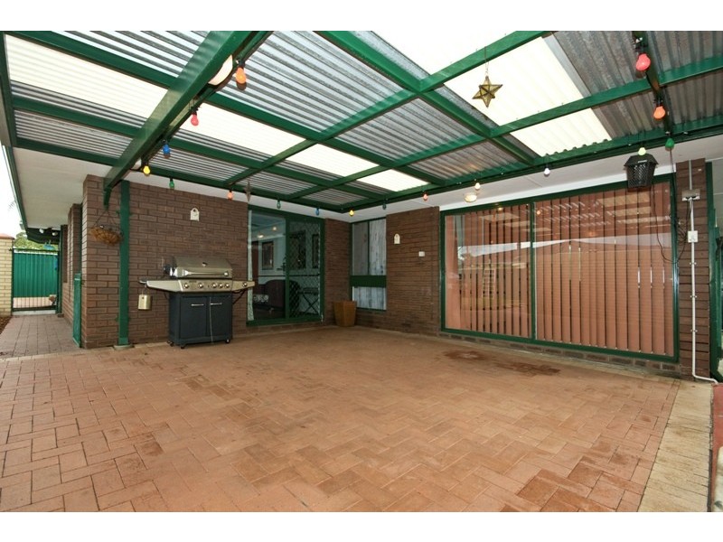 16 Pembury Crescent, Ferndale WA 6148