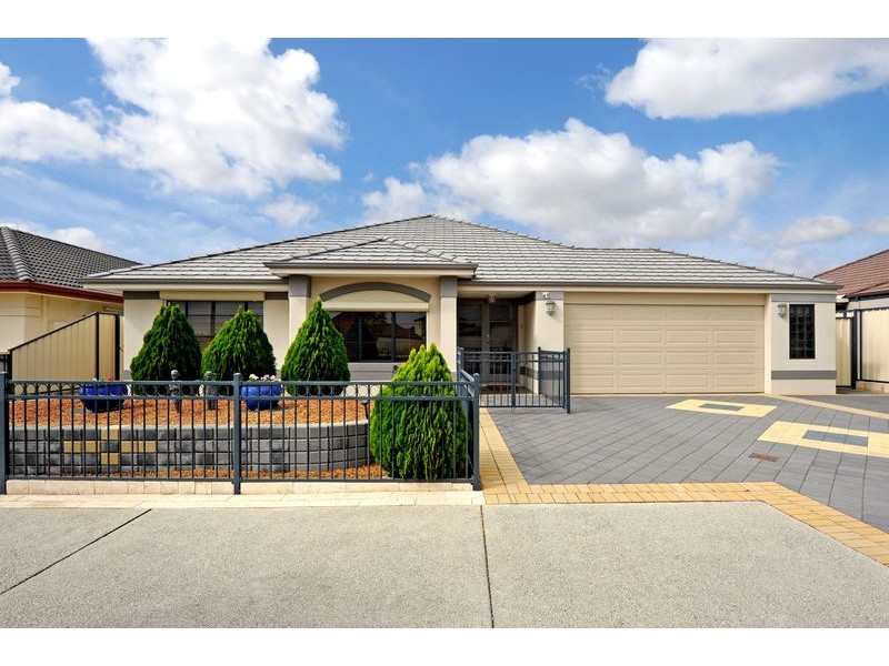 33 Macquarie Boulevard, Hammond Park WA 6164