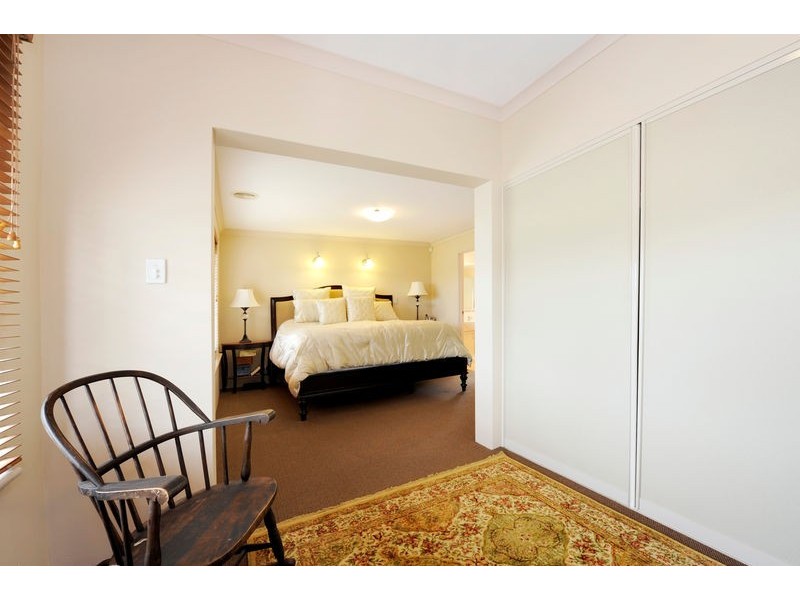 33 Macquarie Boulevard, Hammond Park WA 6164