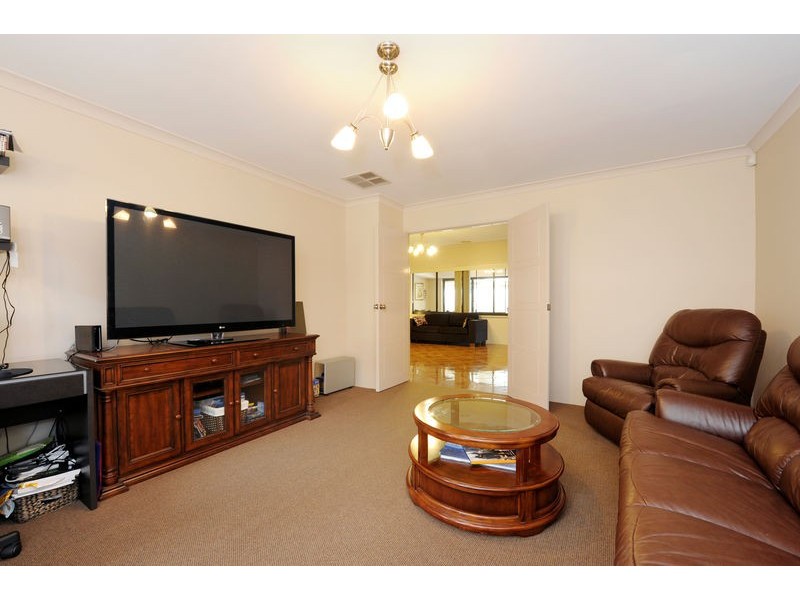 33 Macquarie Boulevard, Hammond Park WA 6164