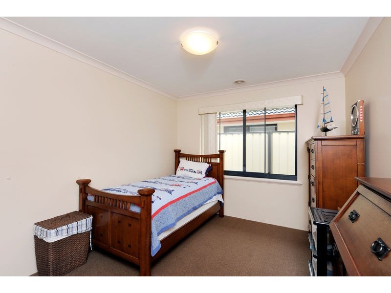 33 Macquarie Boulevard, Hammond Park WA 6164