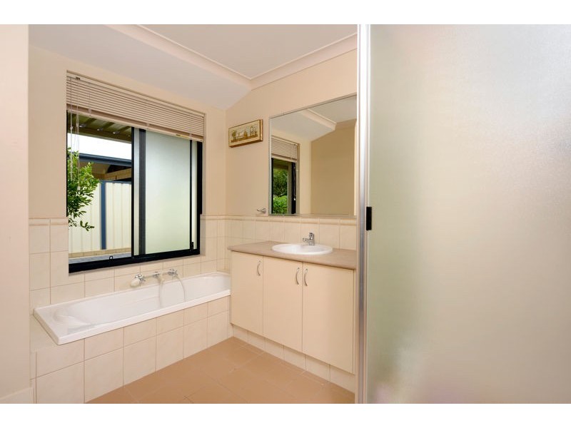 33 Macquarie Boulevard, Hammond Park WA 6164