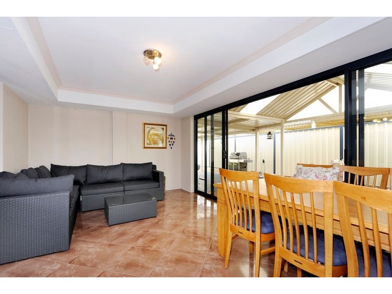 33 Macquarie Boulevard, Hammond Park WA 6164