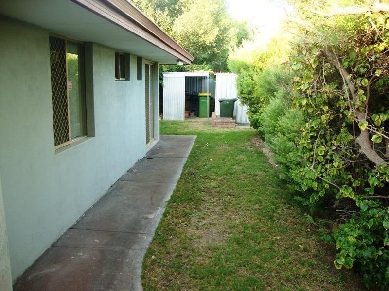 2 Clipper Drive, Port Kennedy WA 6172