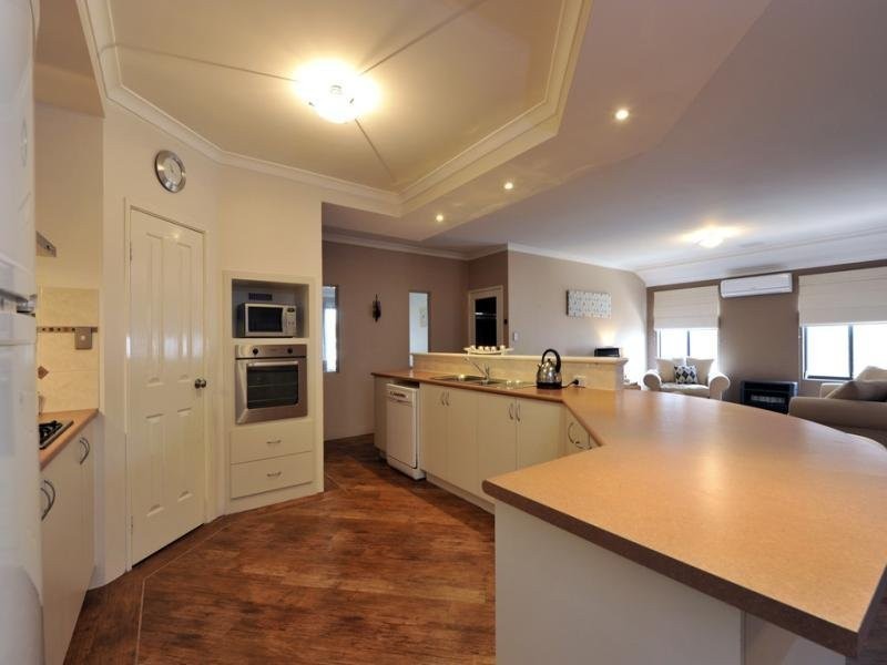 21 Liechardt Loop, Rockingham WA 6168