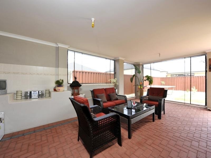 21 Liechardt Loop, Rockingham WA 6168