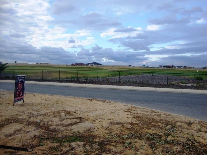 88 Bancoura Parkway, Secret Harbour WA 6173