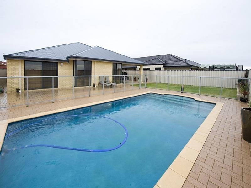 42 Three Bears Loop, Secret Harbour WA 6173