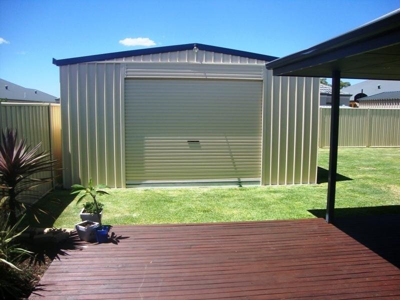 30 Albina Chase, Lakelands WA 6180