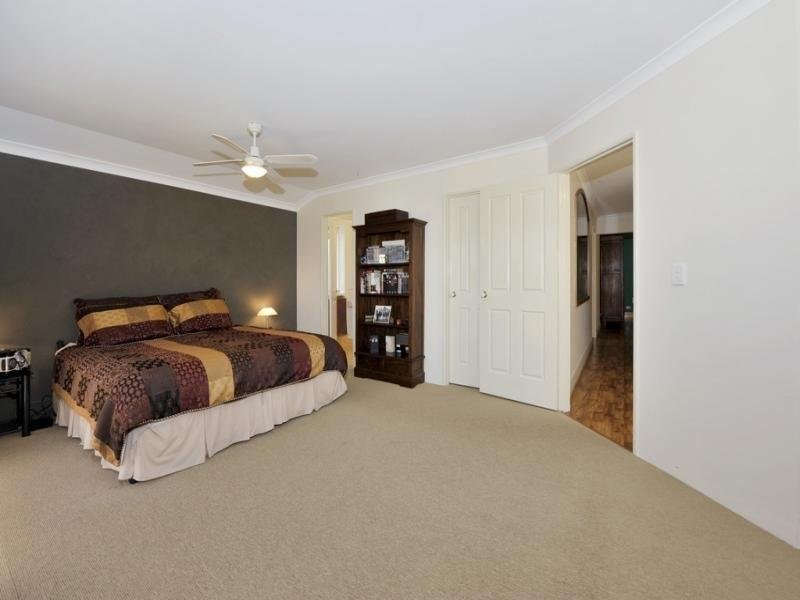 13 Pulsano Mews, Secret Harbour WA 6173