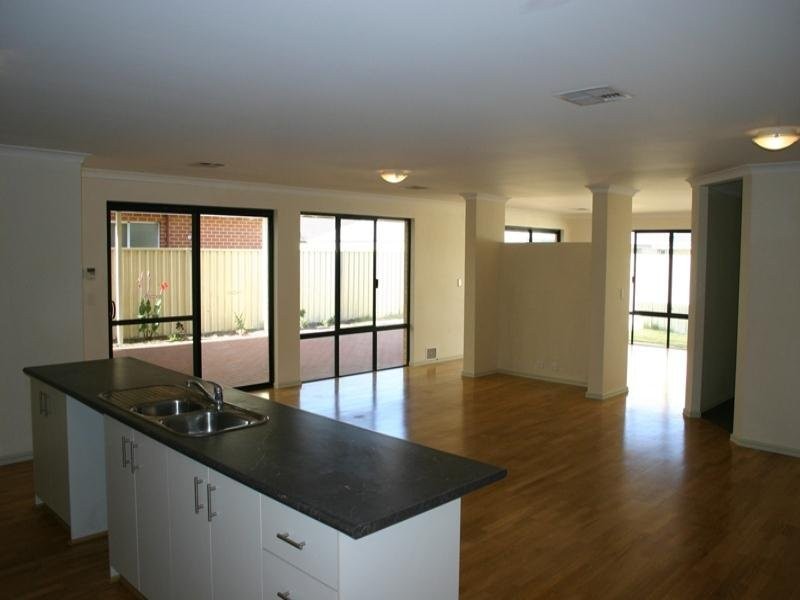 4 Peacock Avenue, Singleton WA 6175