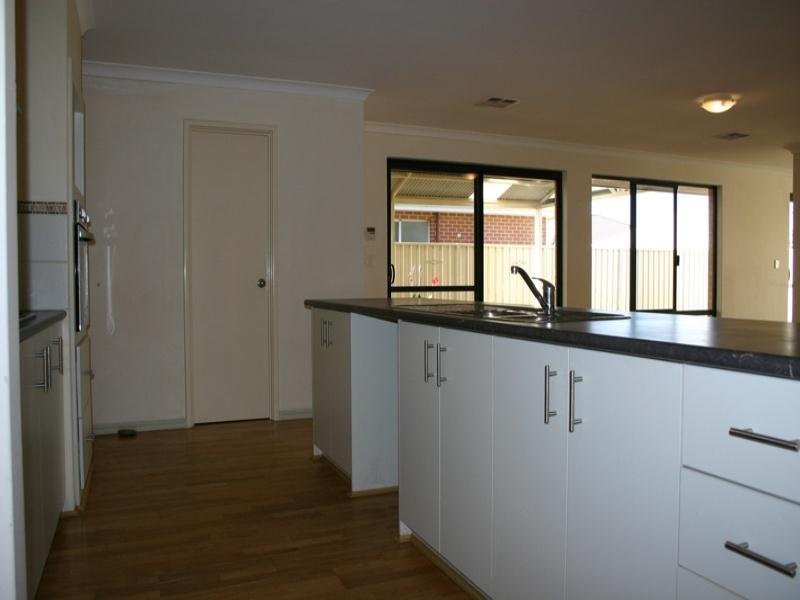 4 Peacock Avenue, Singleton WA 6175