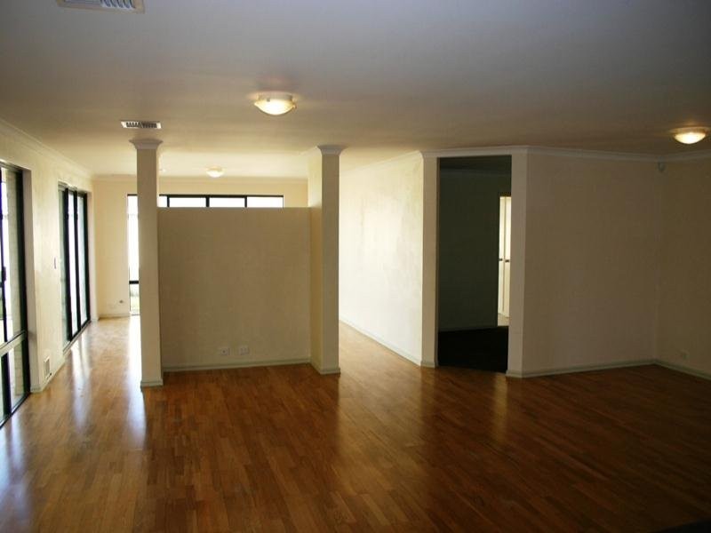 4 Peacock Avenue, Singleton WA 6175