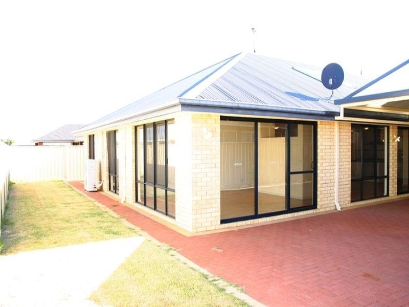 4 Peacock Avenue, Singleton WA 6175