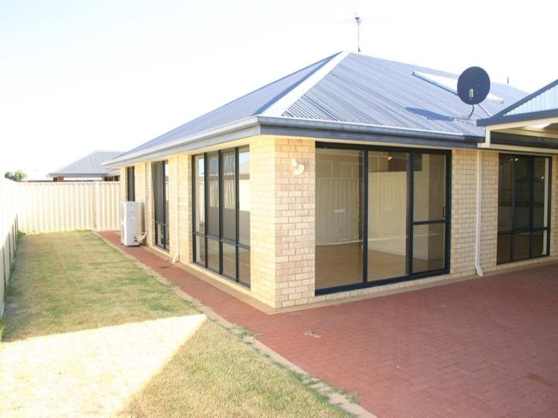 4 Peacock Avenue, Singleton WA 6175