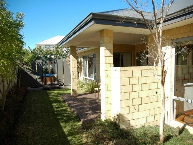 22 Jasper Way, Lakelands WA 6180