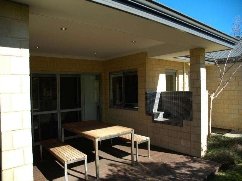 22 Jasper Way, Lakelands WA 6180