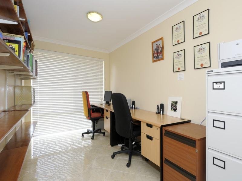 12 Bookara View, Lakelands WA 6180