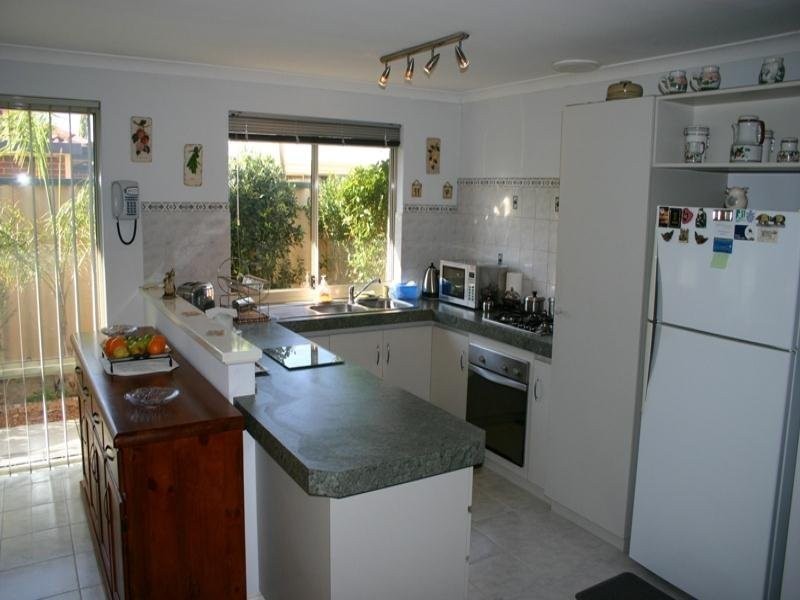 7 Blanche Road, Port Kennedy WA 6172