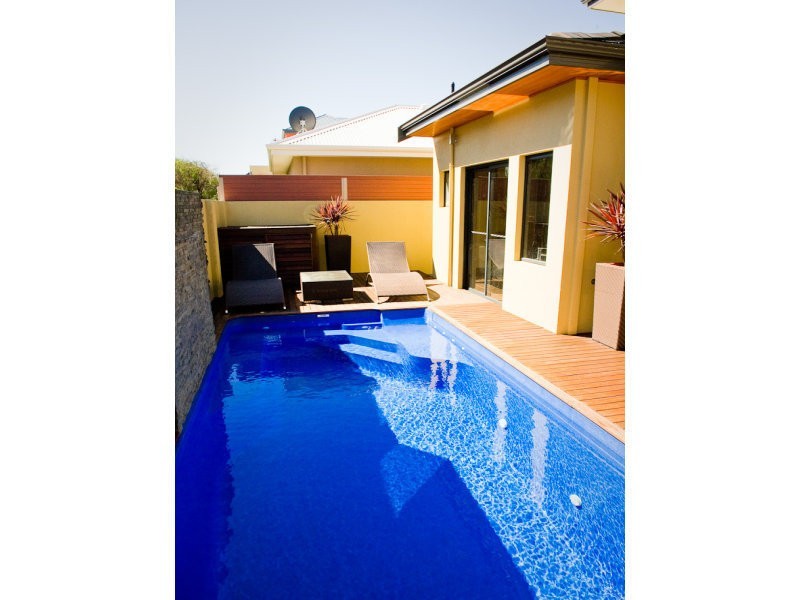 35 Barry Court, Collingwood Park WA 6330